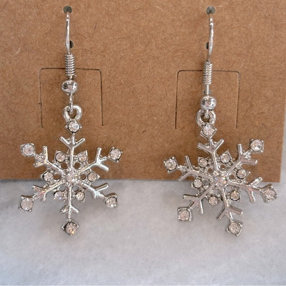 Silver‎ Snowflake Dangle Charm Earrings - Picture 1 of 3